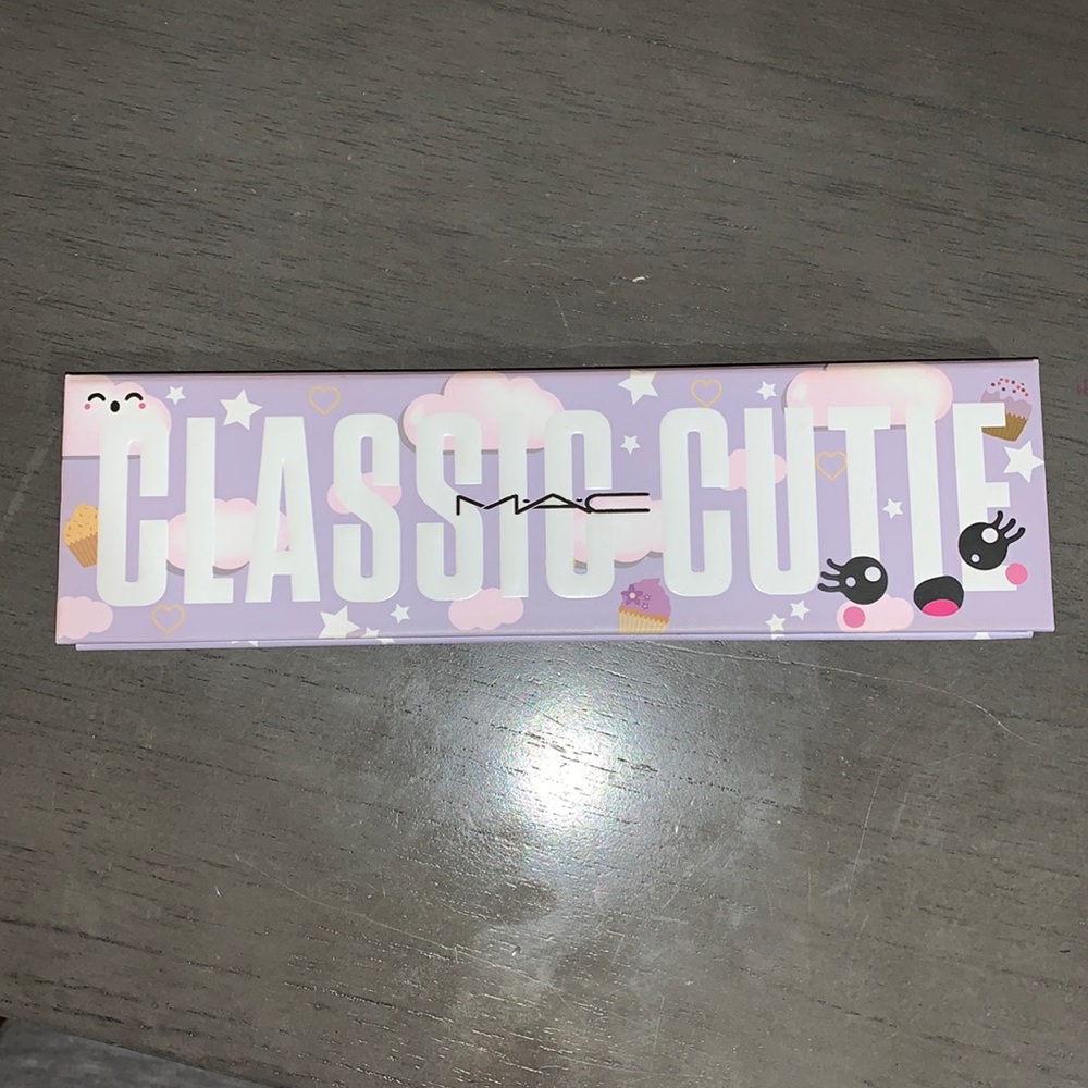 MAC Classic Cutie eyeshadow palette
